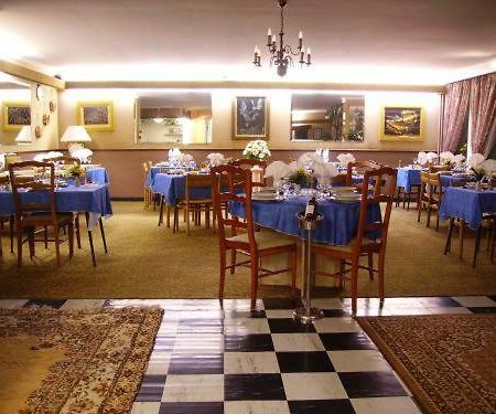 Hotel Restaurant Du Tourisme Latronquière Esterno foto